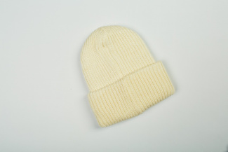 Women's hat with English knitting